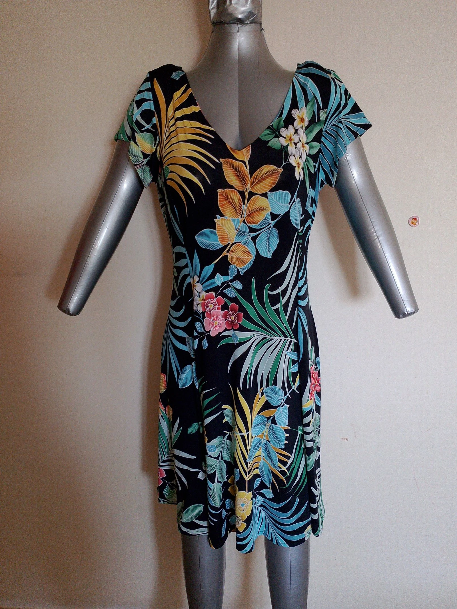 Vestido floral estilo tropical colorido - Tamanho 4 – photo 2